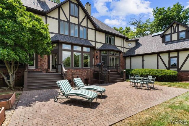 141 Hickory Lake, Belleville, IL 62223