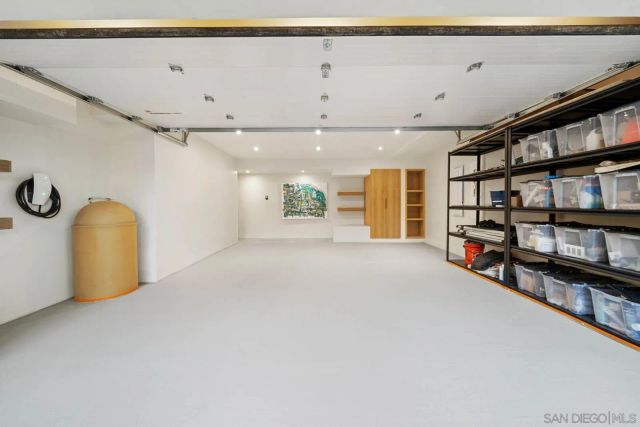7376 Fay Ave, La Jolla, CA 92037