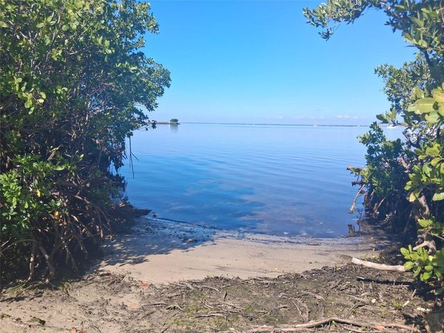 216 BERRY STREET, Punta Gorda, FL 33950