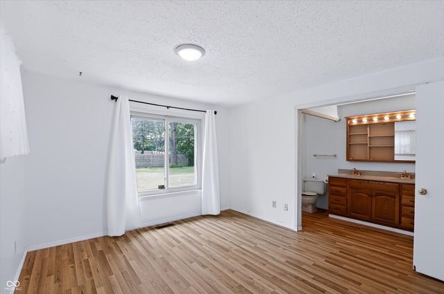 1649 W 76th Place, Indianapolis, IN 46260