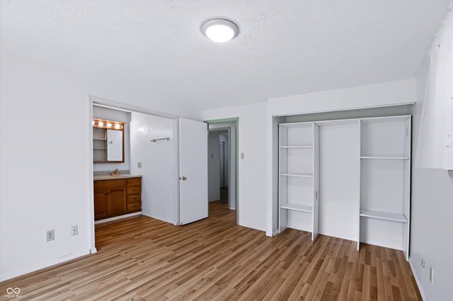 1649 W 76th Place, Indianapolis, IN 46260