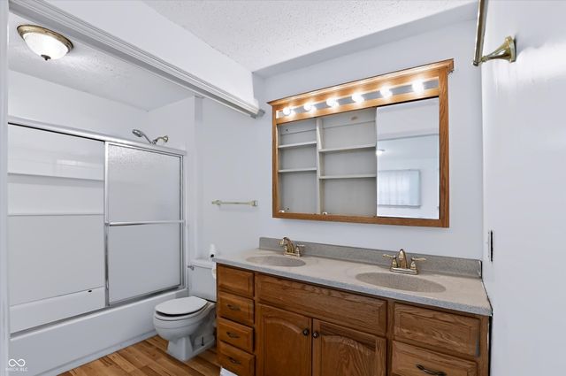1649 W 76th Place, Indianapolis, IN 46260