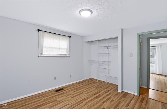1649 W 76th Place, Indianapolis, IN 46260