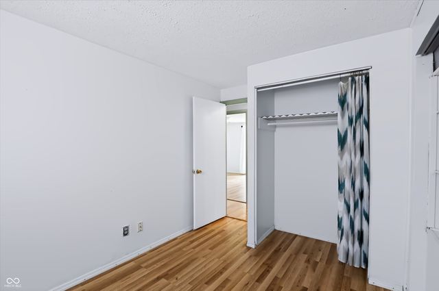 1649 W 76th Place, Indianapolis, IN 46260