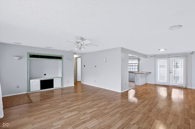 1649 W 76th Place, Indianapolis, IN 46260
