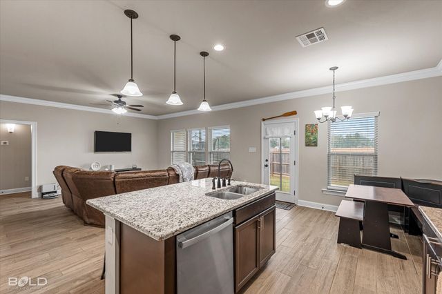 208 Berkshire Place, Haughton, LA 71037