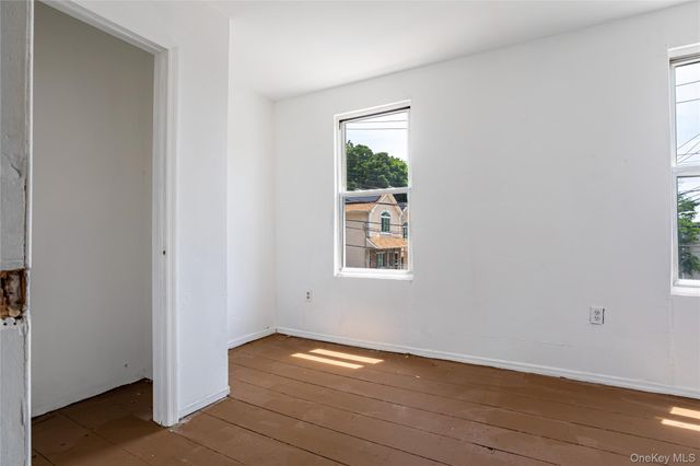 22 Grove Street, Staten Island, NY 10304