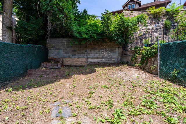 22 Grove Street, Staten Island, NY 10304