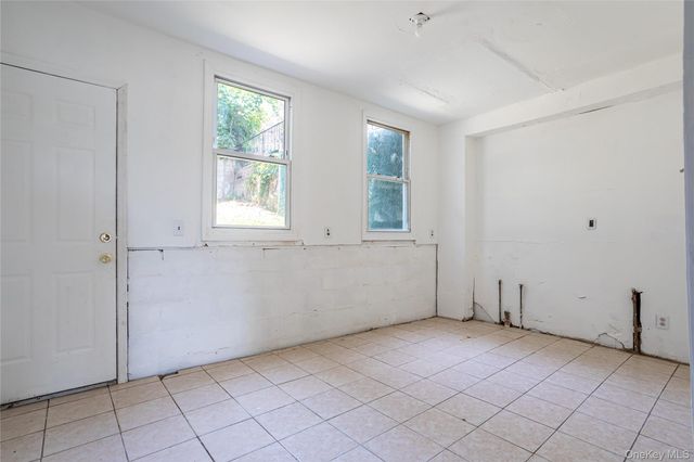 22 Grove Street, Staten Island, NY 10304
