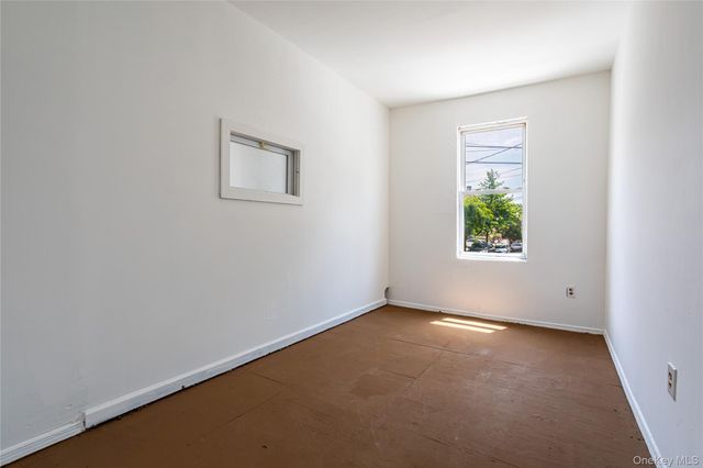 22 Grove Street, Staten Island, NY 10304