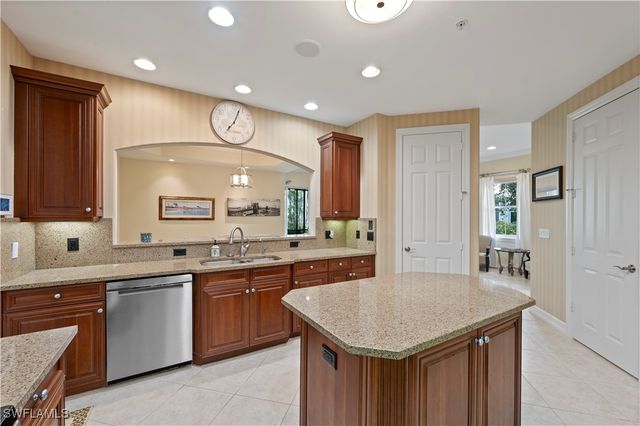 2809 Tiburon BLVD E 2, Naples, FL 34109
