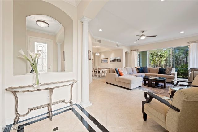 2809 Tiburon BLVD E 2, Naples, FL 34109