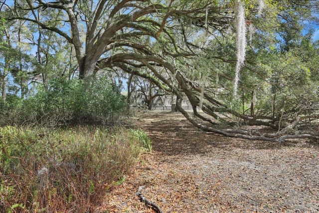 23748 NW 142ND AVENUE, High Springs, FL 32643