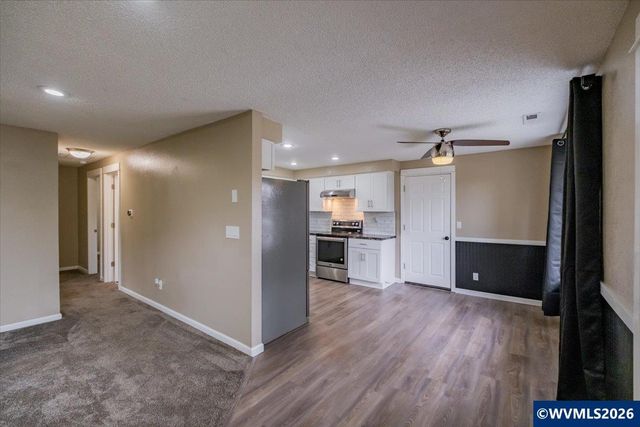 2990 Byram St NE, Salem, OR 97301