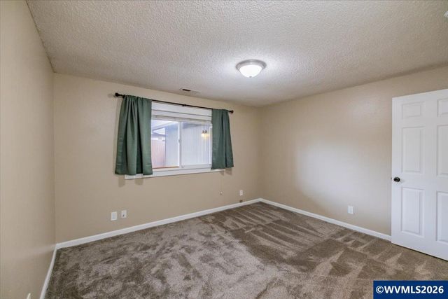 2990 Byram St NE, Salem, OR 97301