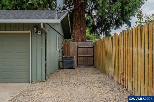 2990 Byram St NE, Salem, OR 97301