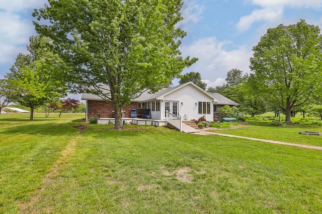 1514 Highway 32, Bolivar, MO 65613