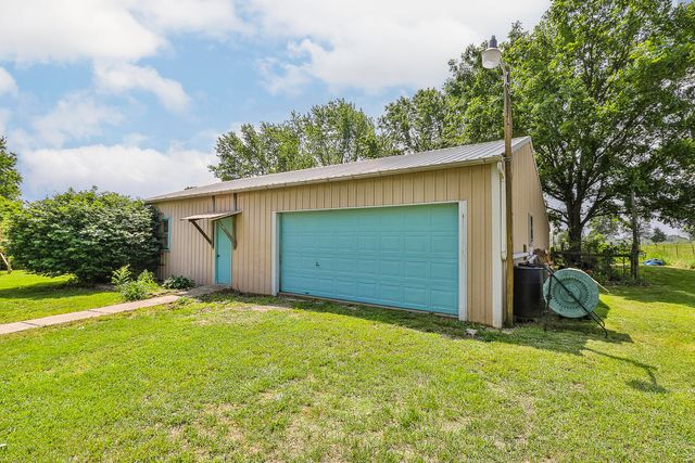 1514 Highway 32, Bolivar, MO 65613