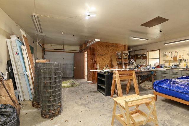 1514 Highway 32, Bolivar, MO 65613