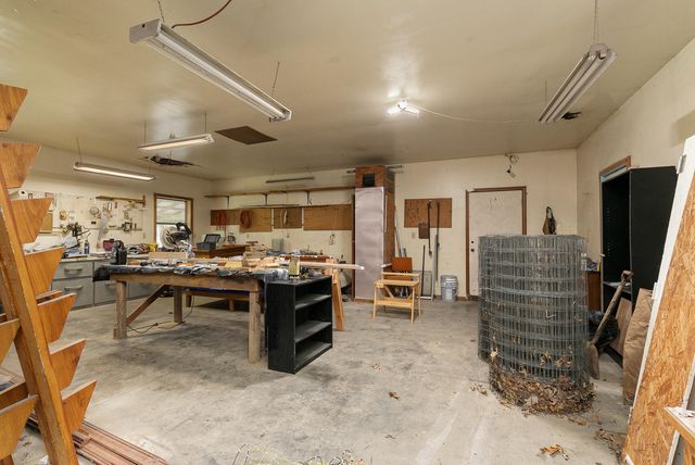 1514 Highway 32, Bolivar, MO 65613