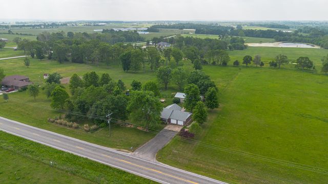 1514 Highway 32, Bolivar, MO 65613