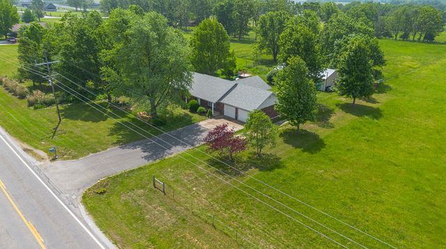 1514 Highway 32, Bolivar, MO 65613