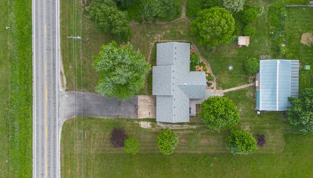 1514 Highway 32, Bolivar, MO 65613