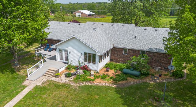 1514 Highway 32, Bolivar, MO 65613