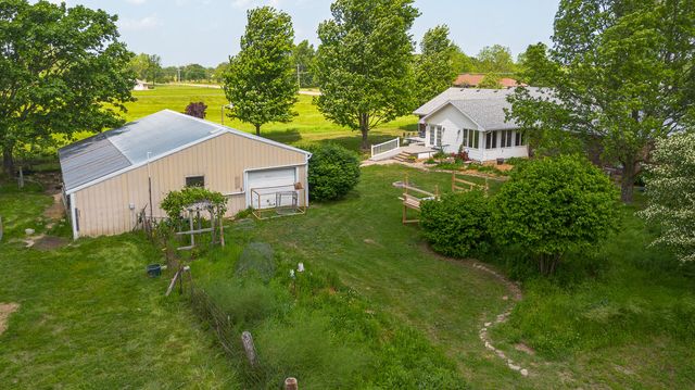 1514 Highway 32, Bolivar, MO 65613