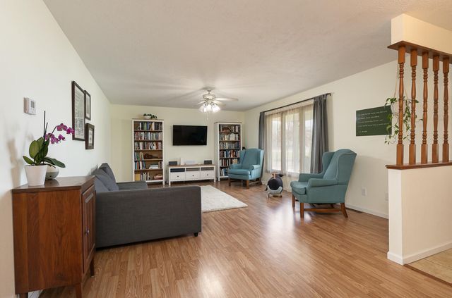 1514 Highway 32, Bolivar, MO 65613