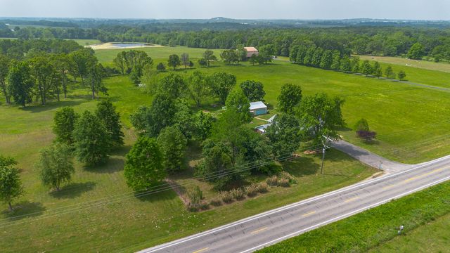 1514 Highway 32, Bolivar, MO 65613