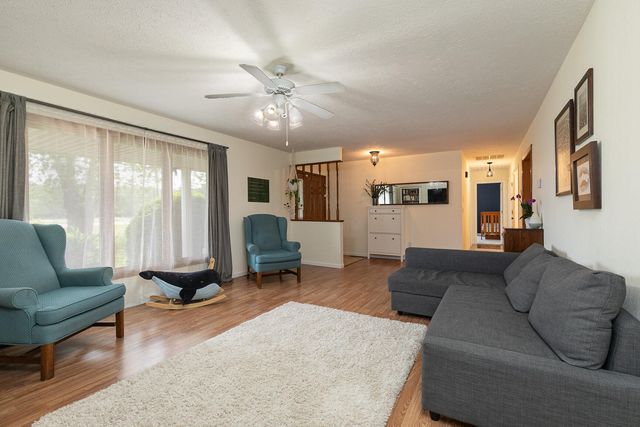 1514 Highway 32, Bolivar, MO 65613
