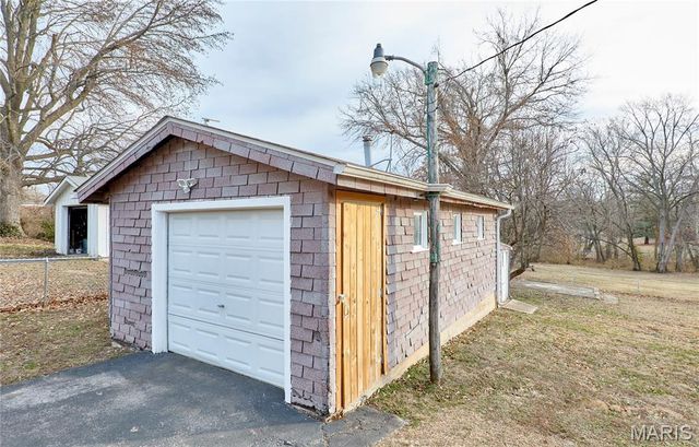 12336 Lusher Road, St Louis, MO 63138