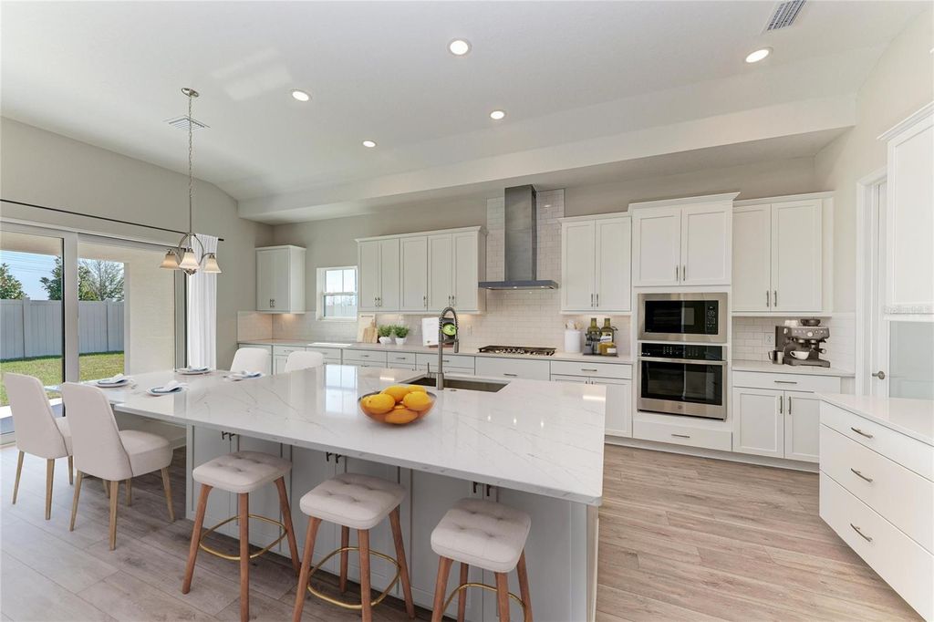 Image 2 of property listing at 10862 SPRING SAPLING CIRCLE, Parrish, FL 34219