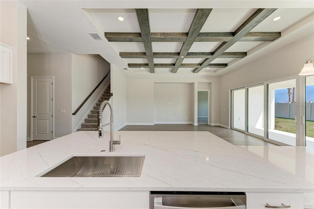 Image 16 of property listing at 10862 SPRING SAPLING CIRCLE, Parrish, FL 34219