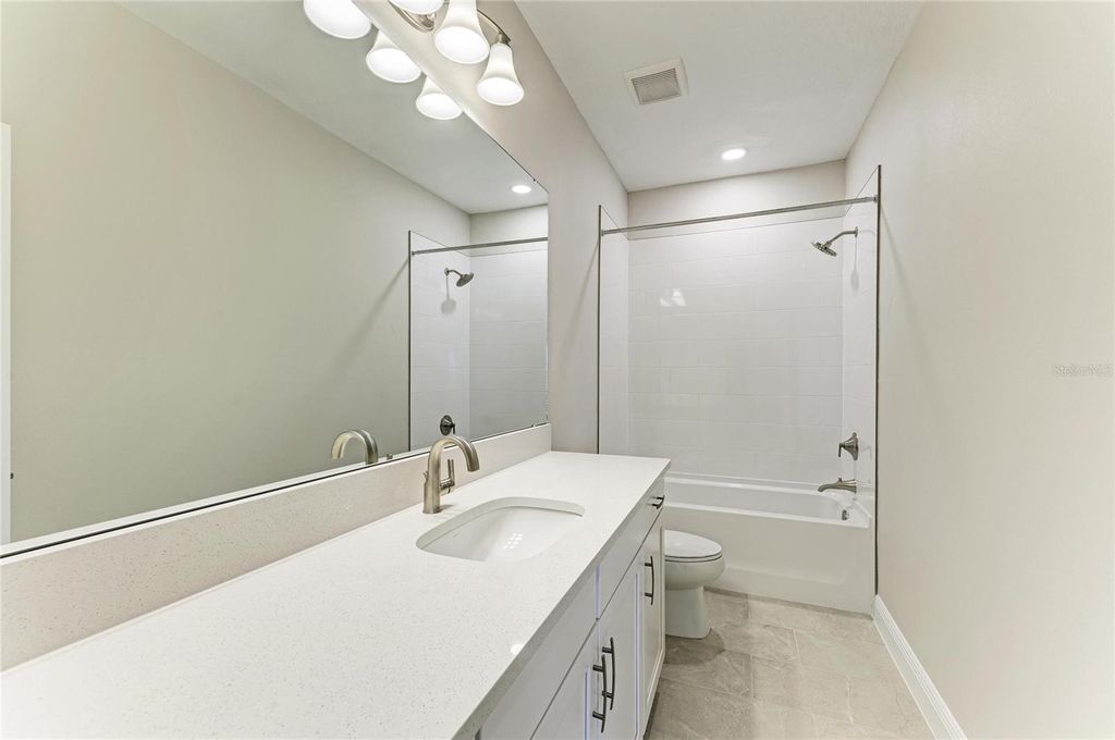 Image 24 of property listing at 10862 SPRING SAPLING CIRCLE, Parrish, FL 34219