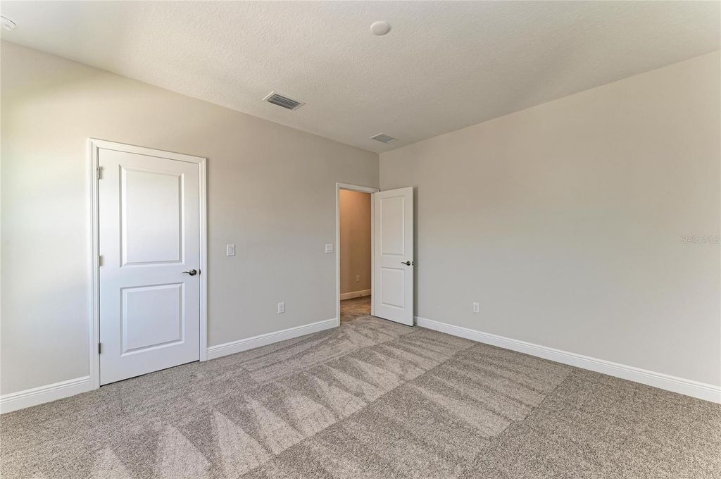 Image 26 of property listing at 10862 SPRING SAPLING CIRCLE, Parrish, FL 34219