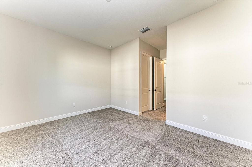 Image 29 of property listing at 10862 SPRING SAPLING CIRCLE, Parrish, FL 34219