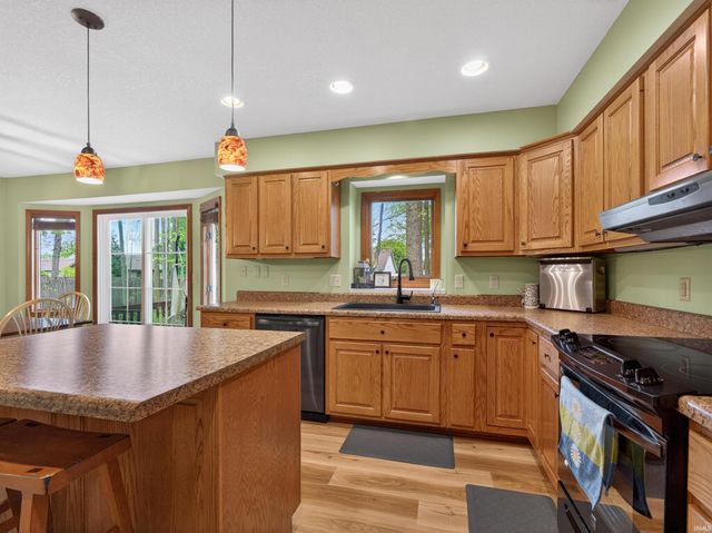 9525 Woodruff Court, New Haven, IN 46774