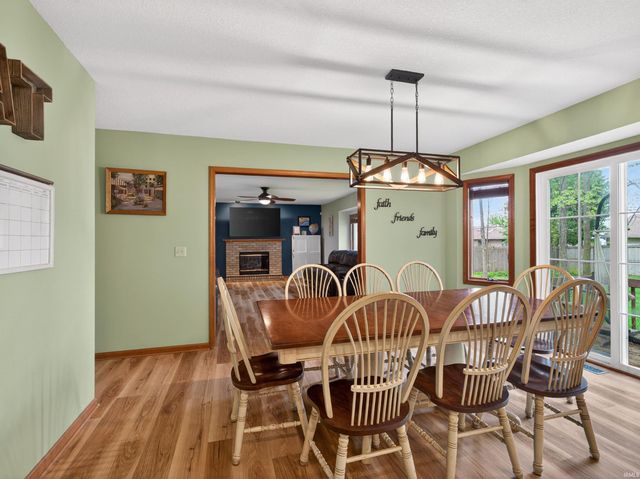 9525 Woodruff Court, New Haven, IN 46774