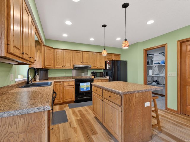 9525 Woodruff Court, New Haven, IN 46774