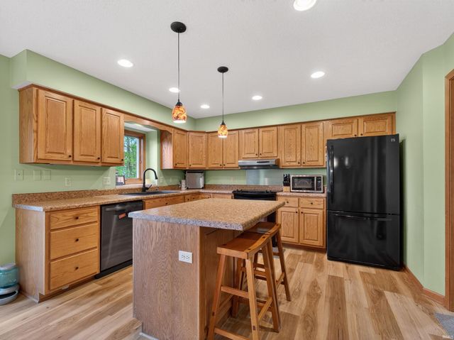 9525 Woodruff Court, New Haven, IN 46774
