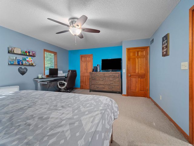 9525 Woodruff Court, New Haven, IN 46774