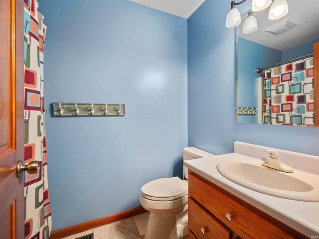 9525 Woodruff Court, New Haven, IN 46774