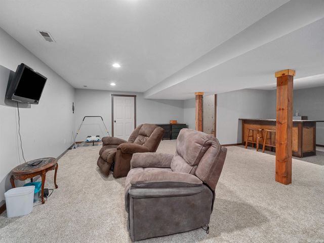 9525 Woodruff Court, New Haven, IN 46774