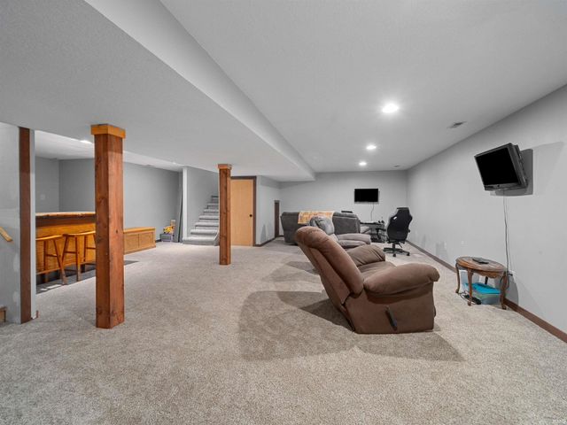 9525 Woodruff Court, New Haven, IN 46774