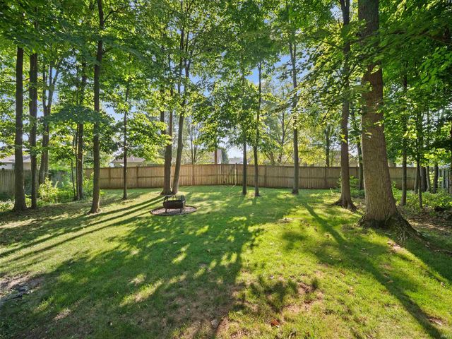 9525 Woodruff Court, New Haven, IN 46774