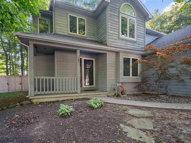 9525 Woodruff Court, New Haven, IN 46774