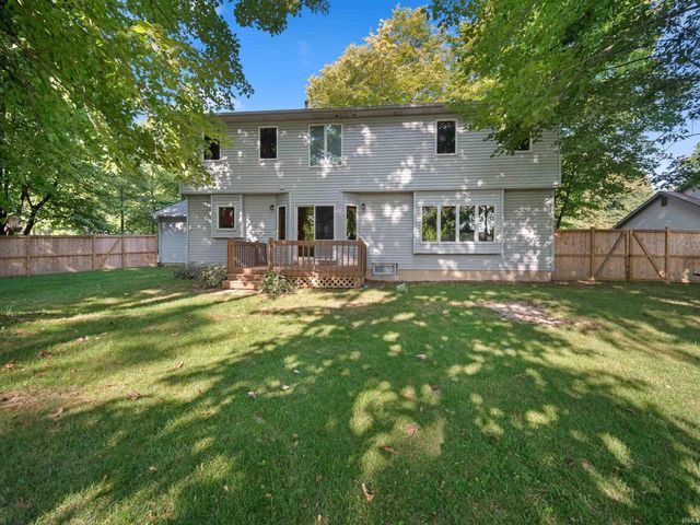 9525 Woodruff Court, New Haven, IN 46774