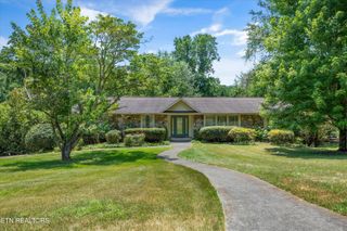 5604 Meadow Glen Drive, Knoxville, TN 37919